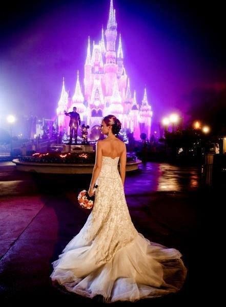 Eternal Dreams: A Collection of Wedding Inspirations at Cinderella Castle ♡にて紹介している画像