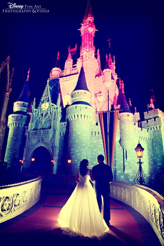 Eternal Dreams: A Collection of Wedding Inspirations at Cinderella Castle ♡にて紹介している画像