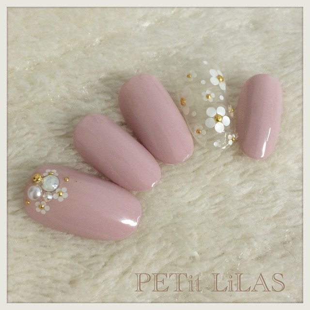 ネイル大好き花嫁さん必見＊最旬*可愛いブライダルネイルカタログ♡にて紹介している画像