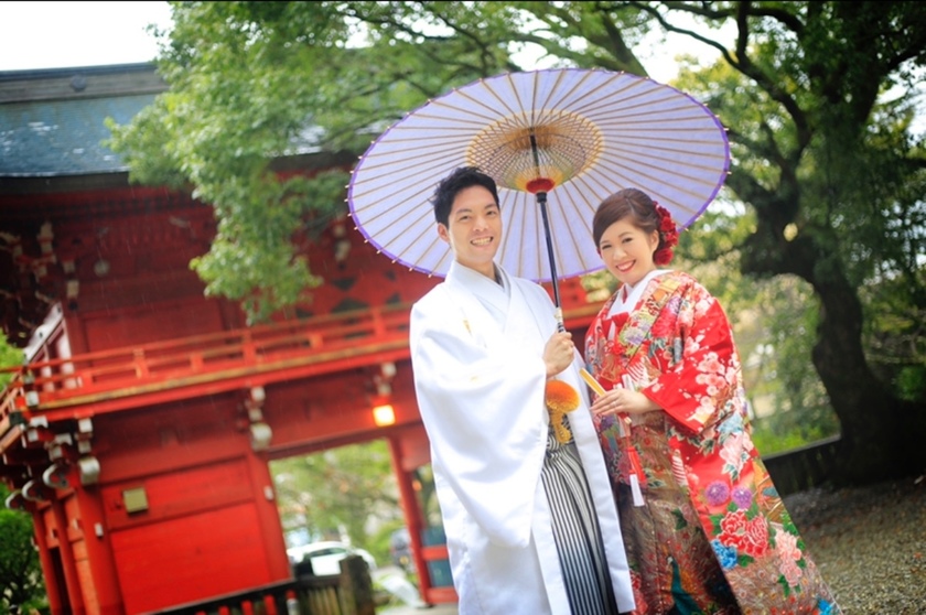 【21ショット】神社での撮影でカメラマンさんにお願いしたいウェディングフォト【総まとめ】にて紹介している画像