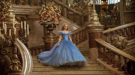 Finally Revealed! A Sneak Peek at the Heartwarming Beauty of the Live-Action Film "Cinderella"にて紹介している画像