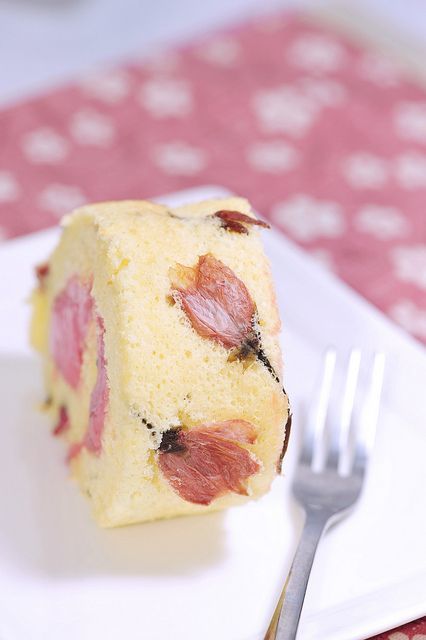 食べちゃうのがもったいない♡春Weddingにオススメの桜スイーツ＊にて紹介している画像