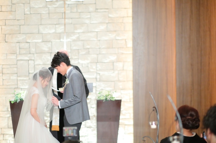 뭔가 이상했던 걸까...? 후회하고 싶지 않아서. 결혼식에서 베일을 올릴 때의 3가지 중요한 주의점*にて紹介している画像