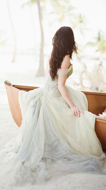 A "Green" Themed Wedding♡ Beautiful Simple & Elegant Adult Coordinationにて紹介している画像