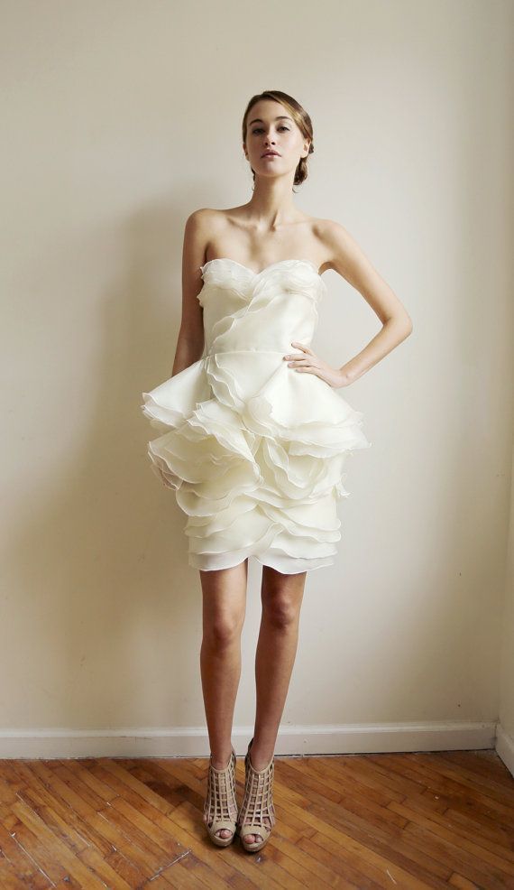 Feeling the Short Length♡ A Collection of Mini Dresses Perfect for Parties♪にて紹介している画像