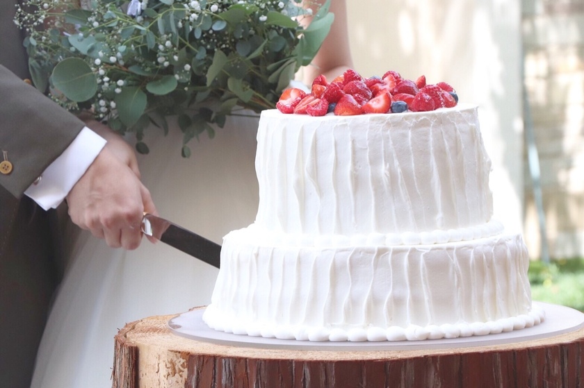 "Surprise with Thanks-Bites: An Idea to Prepare a Message Plate Hidden Behind the Cake*"にて紹介している画像