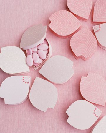 食べちゃうのがもったいない♡春Weddingにオススメの桜スイーツ＊にて紹介している画像