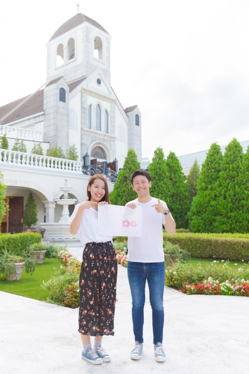 "Wait a Minute ♡ Did We Capture Everything? 9 Must-Take Variations of Commemorative Photos Before Submitting the Marriage Registration"にて紹介している画像
