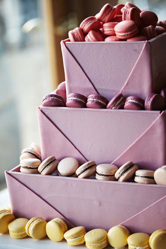 Unique and Adorably Cute: A Collection of Wonderful Wedding Cake Ideas♡にて紹介している画像