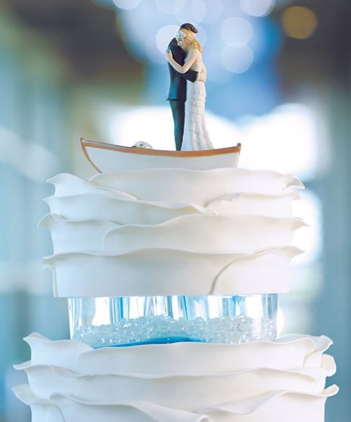Unique and Adorably Cute: A Collection of Wonderful Wedding Cake Ideas♡にて紹介している画像