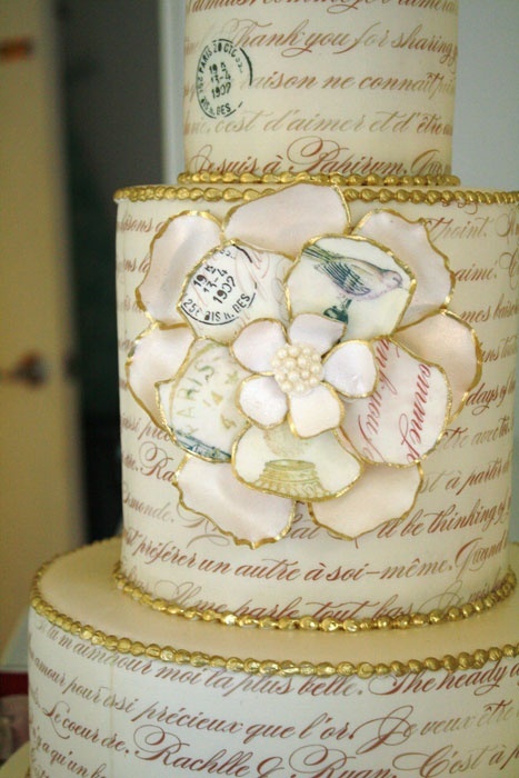 Unique and Adorably Cute: A Collection of Wonderful Wedding Cake Ideas♡にて紹介している画像