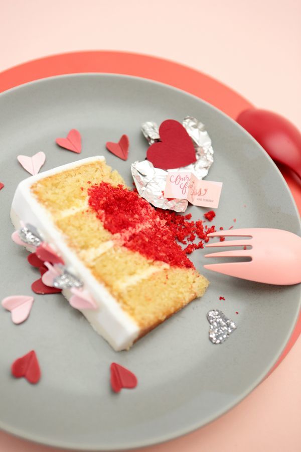 Unique and Adorably Cute: A Collection of Wonderful Wedding Cake Ideas♡にて紹介している画像