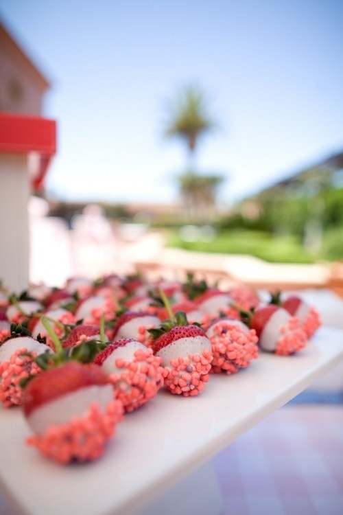 Everything Pink and Cute: A Collection of Sweets♡にて紹介している画像