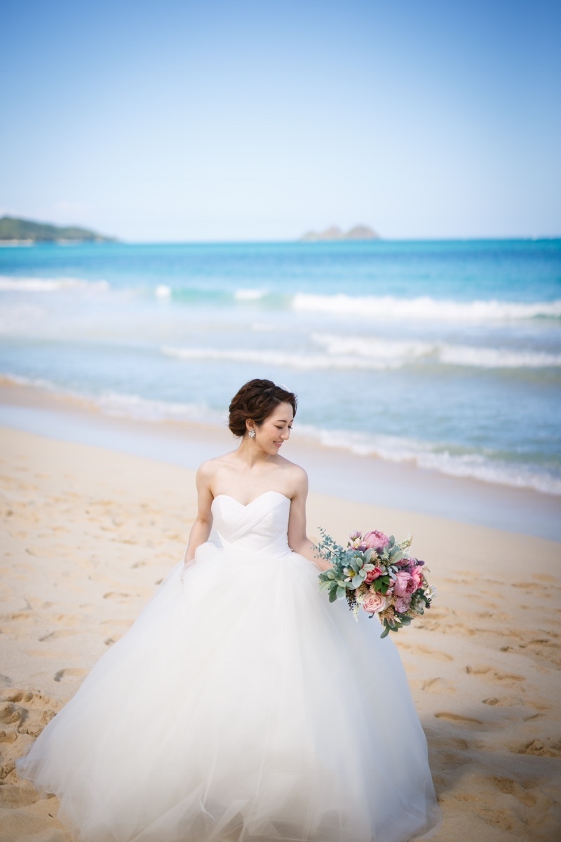 "Everything You Need to Know for a Perfect Hawaii or Beach-Themed Wedding: A Comprehensive Guide"にて紹介している画像