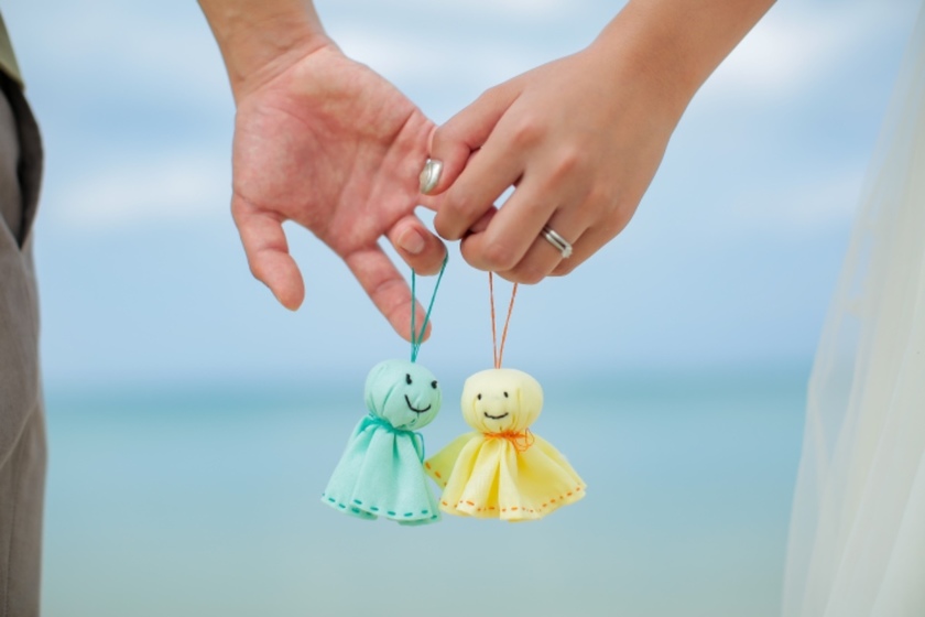 即使有雨预报也不要沮丧！你知道雨天婚礼有三个「能让你幸福」的传说吗？♡にて紹介している画像