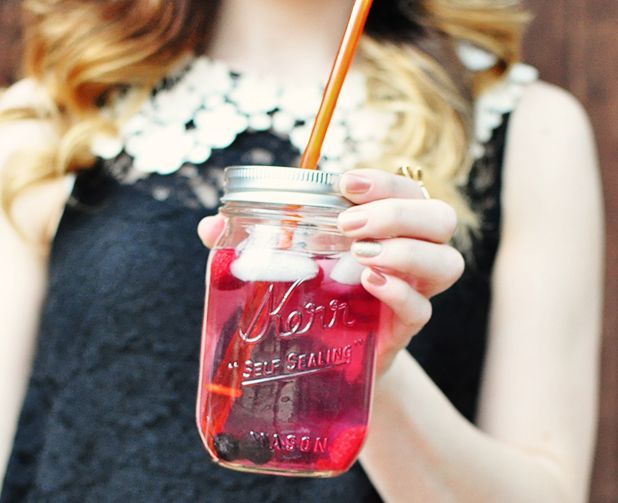 "Make a Fashionable Impression on Guests at Weddings with Stylish Main Saucers!"にて紹介している画像