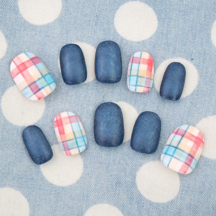 Sweet and Spicy Mix at Your Fingertips: Spring is the Season for Denim Nails!にて紹介している画像