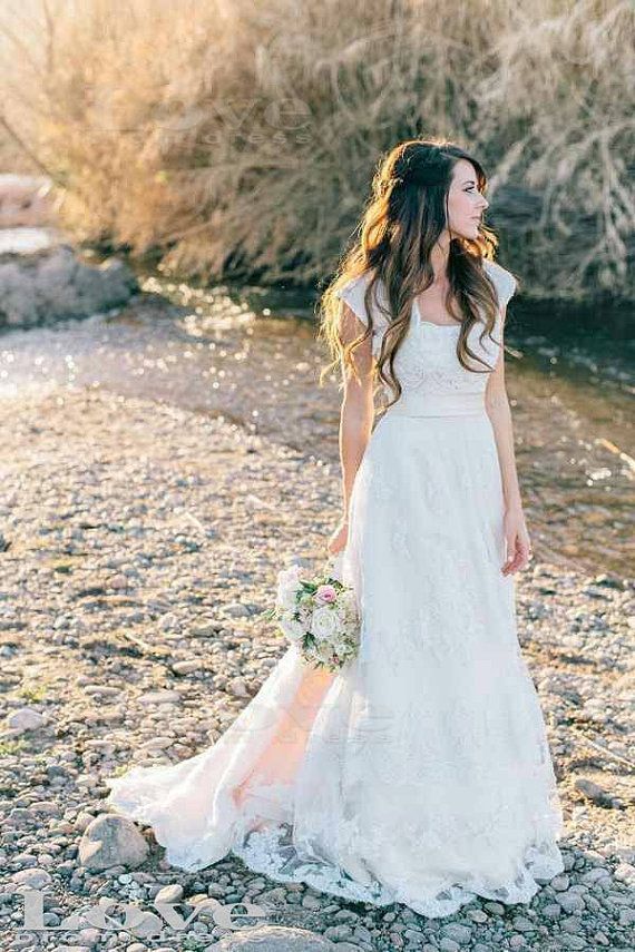 Spring in Full Bloom: Choosing Lovely Bouquets for Different Dress Silhouettes ♩にて紹介している画像