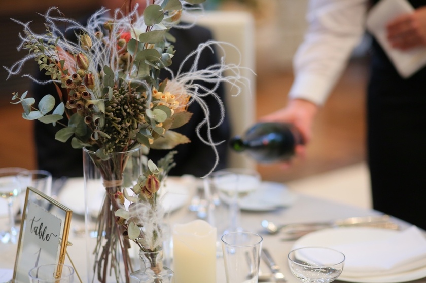 話してるのはゲストだけど!意外と見られてる新郎新婦の反応・振る舞いにて紹介している画像