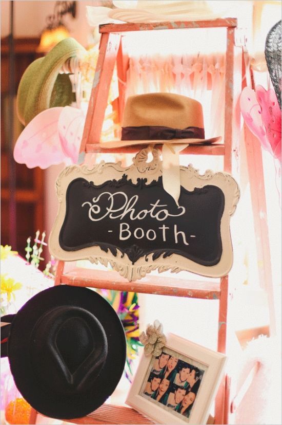 Next Up After Photo Props! Adorable Photo Booth Creation Ideas [By Difficulty Level]にて紹介している画像