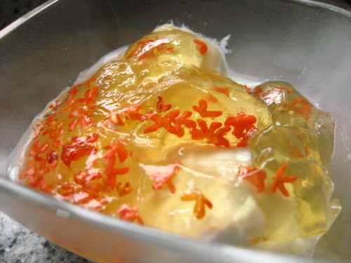 "Shining Like a Tiny Universe: The Sweet and Gentle Scent of 'Osmanthus Petal Jam' Captivates Everyone!"にて紹介している画像