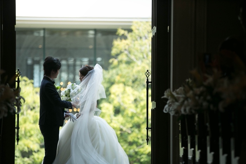 More Unique Than a Bow and Less Embarrassing Than a Kiss!まとめ Ideas for Closing ◯◯ to Do When Exiting the Ceremony ♩にて紹介している画像