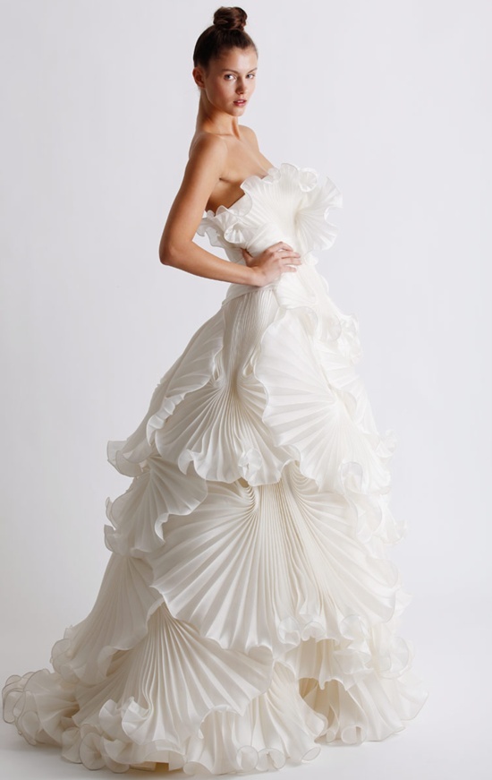 NY発＊美女によって創られた『MARCHESA(マルケッサ)』のドレスが