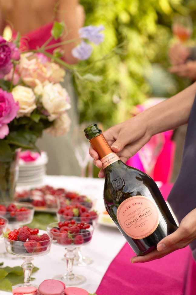 Cheers with Sparkling Bubbles: 7 Recommended Champagnes for Spring Parties! ✨にて紹介している画像