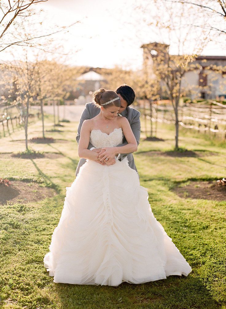 ロマンスの始まり＊恋に焦がれるLazaro(ラザロ)のボールガウンドレスにきゅん♡にて紹介している画像