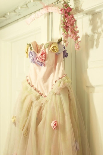 Gathering an Abundance of Adorable Floral Dresses in a Casual Style♡にて紹介している画像