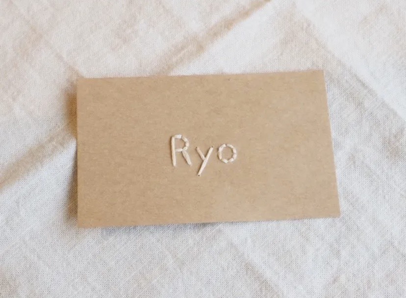 Cute Despite the Mixed Opinions: Creating Place Cards with Paper Embroidery Could Be a Great Idea ♩にて紹介している画像