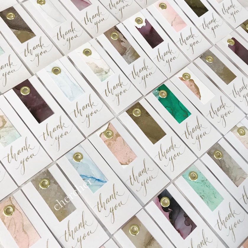 "Infection Control Measures for Weddings: An Idea to Attach Individually Wrapped Sanitizer Gel to Thank You Tags"にて紹介している画像