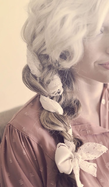 Cute Braided Ribbon Hairstyles with an Antique Touch ♡ Special Featureにて紹介している画像