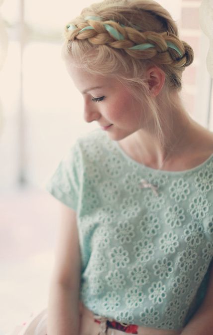Cute Braided Ribbon Hairstyles with an Antique Touch ♡ Special Featureにて紹介している画像