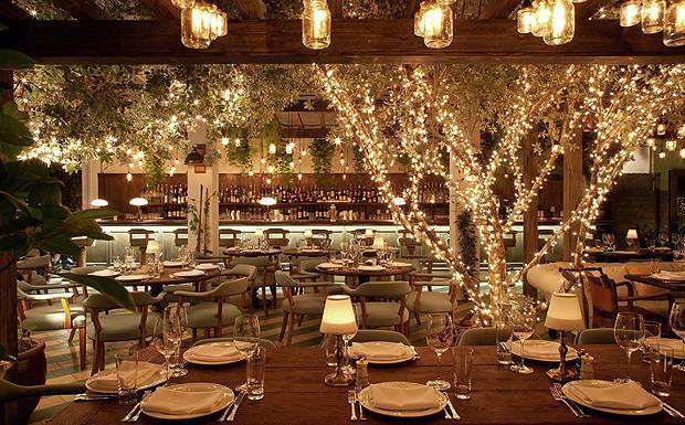 まるで光のカーテン♡ロマンティックなライトニングアイデアcollection40♡にて紹介している画像