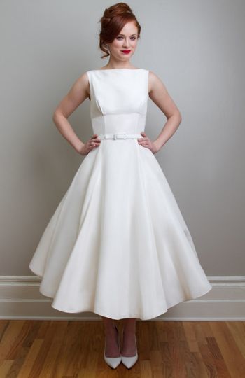 "Spring is All About Midi Length: Adorably Vintage 60s Vibes!"にて紹介している画像