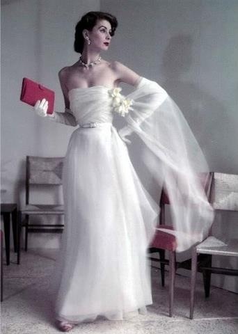 The Pursuit of Elegance: Vintage Dior Dresses That Bring Happiness Just by Looking at Them ♡にて紹介している画像