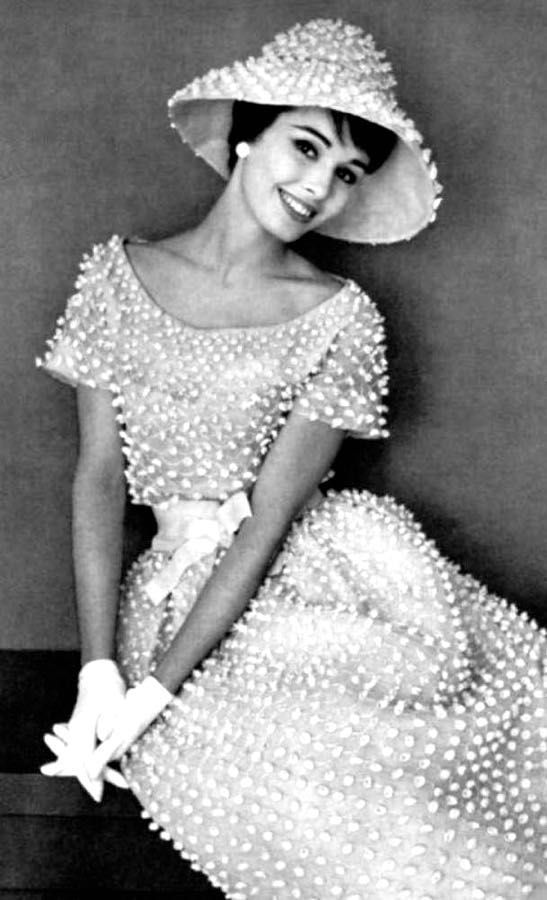 The Pursuit of Elegance: Vintage Dior Dresses That Bring Happiness Just by Looking at Them ♡にて紹介している画像