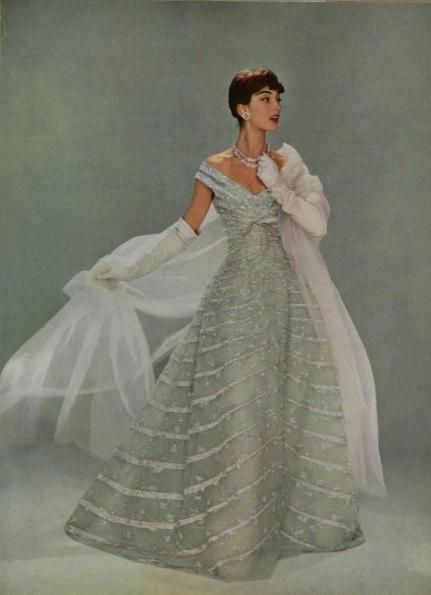 The Pursuit of Elegance: Vintage Dior Dresses That Bring Happiness Just by Looking at Them ♡にて紹介している画像