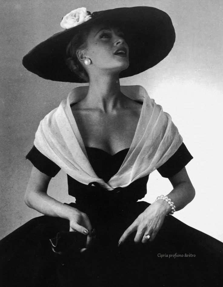 The Pursuit of Elegance: Vintage Dior Dresses That Bring Happiness Just by Looking at Them ♡にて紹介している画像