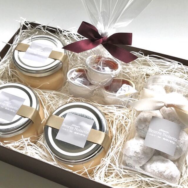 "Two Mothers This Year: 11 Unique Mother's Day Gifts to Cherish in These Times"にて紹介している画像