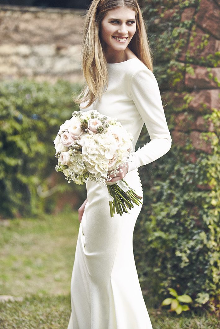 "Spain's Proudly Premier Brand 'Pronovias' - Captivating the World with Unmatched Quality!"にて紹介している画像