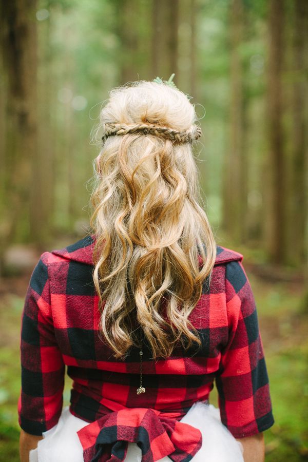 Classic Stylish Bride Coordination: Make Your Fluffy Dress Even Cuter with a 'Plus One'! ♡にて紹介している画像