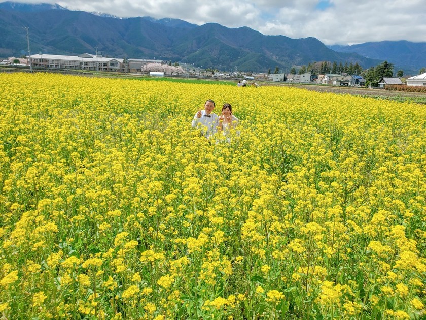 "Seasonal Guide: When to Capture Adorable Location Photos in Flower Fields? ♡"にて紹介している画像
