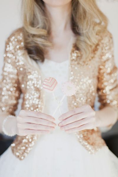 Classic Stylish Bride Coordination: Make Your Fluffy Dress Even Cuter with a 'Plus One'! ♡にて紹介している画像