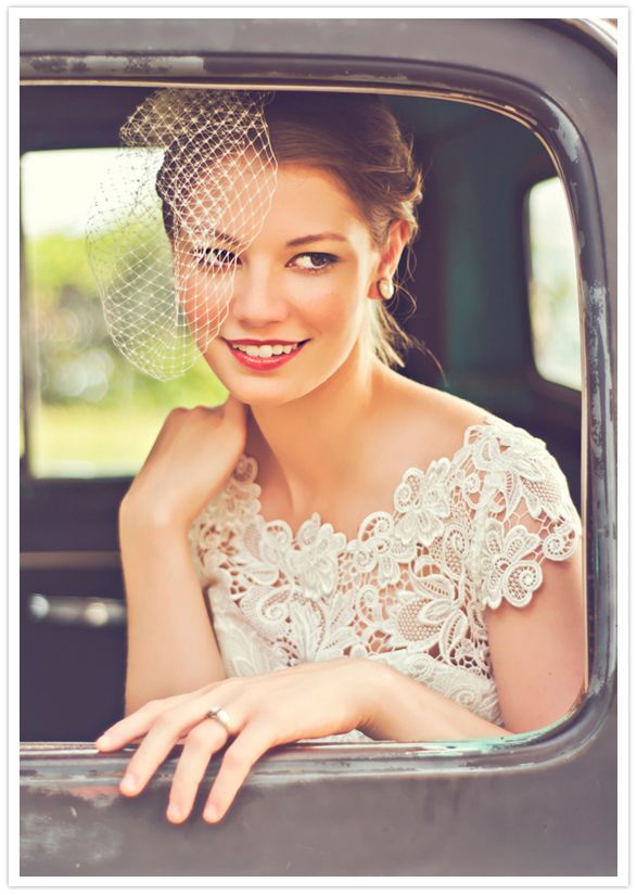 Adorable Shoulder Details: A Collection of Gorgeous Dresses ♡にて紹介している画像