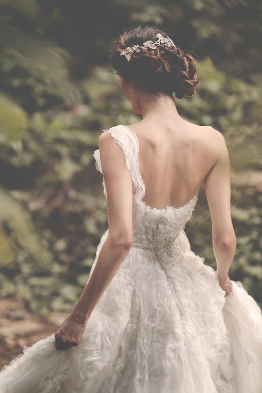 Adorable Shoulder Details: A Collection of Gorgeous Dresses ♡にて紹介している画像