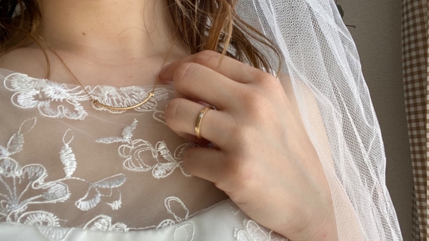 A Special Feature on Coordinating Everyday Necklaces with Dresses to Casually Adorn Important Jewelry 🤍🪞にて紹介している画像