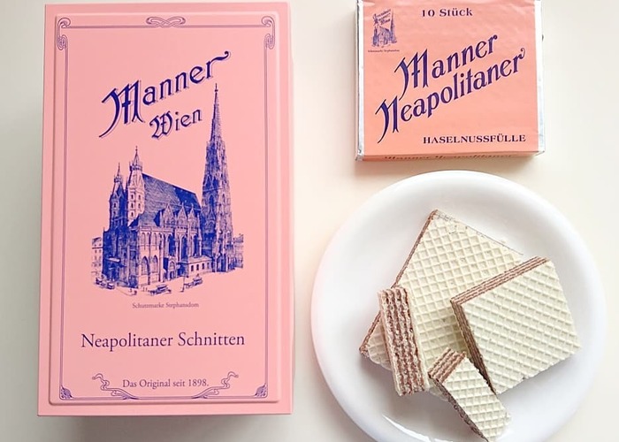 ピンクとネイビーのパッケージが可愛い ウィーンっ子に愛される マンナー のウエハースをプチギフトに Marry マリー