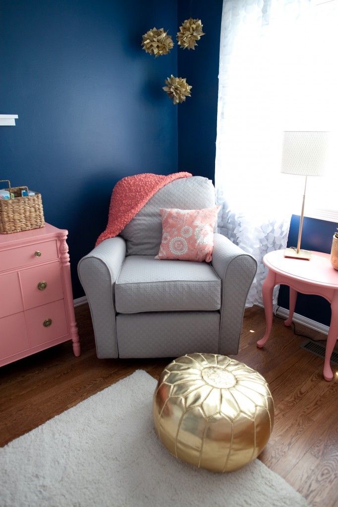 コーラル×ネイビーがはっとする可愛さ♡ケーキもテーブルデコもファッションも♡にて紹介している画像